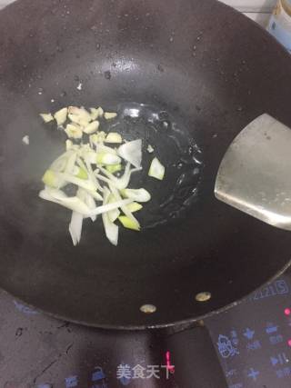 家常炒菜花的做法步骤：4