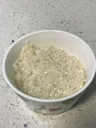 【广东】快速皮蛋瘦肉粥的做法步骤：1