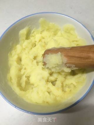 酥壳土豆球的做法步骤：3