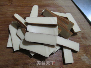 【宁波】鸡蛋干炒油菜蕻的做法步骤：2
