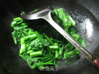 【宁波】鸡蛋干炒油菜蕻的做法步骤：6