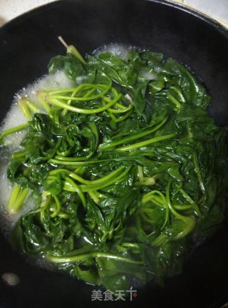 【四川】菠菜拌花生的做法步骤：1