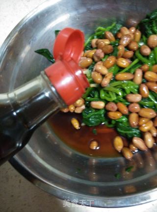 【四川】菠菜拌花生的做法步骤：6