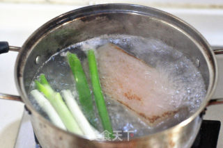 【四川】咸烧白的做法步骤：2