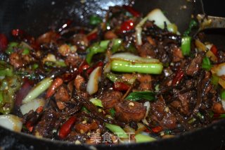 【安徽】干锅茶树菇鸡块的做法步骤：8