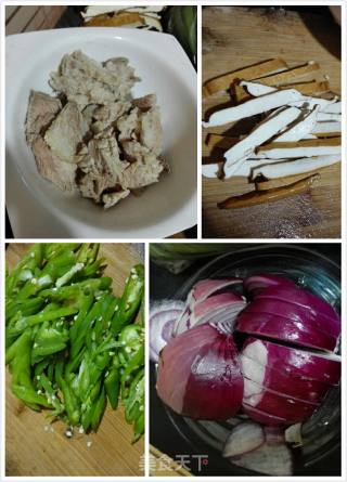 家常小炒肉的做法步骤：2