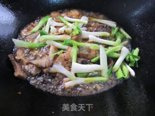 【四川】蒜苗回锅肉的做法步骤：8