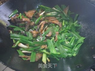 【四川】蒜苗回锅肉的做法步骤：9