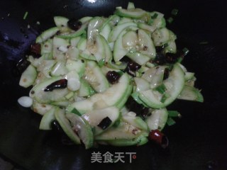 【四川】炝炒西葫芦的做法步骤：5