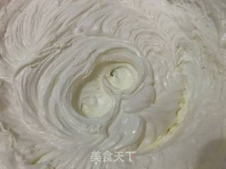 好吃到流泪的草莓戚风蛋糕的做法步骤：8