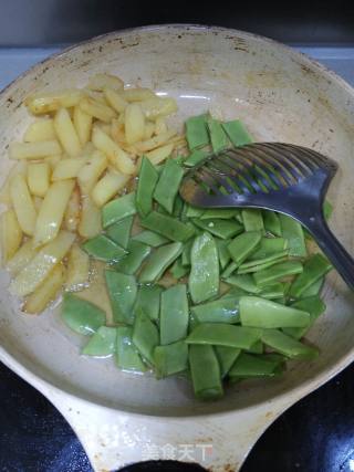 刀豆烧土豆的做法步骤：3