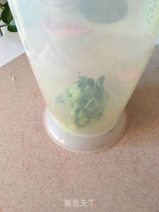 【哈尔滨】辅食小白菜????鸡肉松米粉的做法步骤：5
