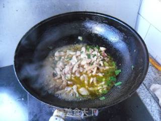 【东北】五花肉烧黄花的做法步骤：7