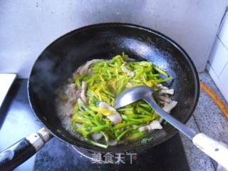 【东北】五花肉烧黄花的做法步骤：10