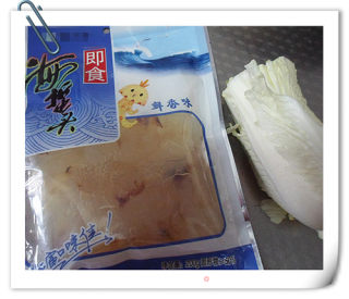 【天津】白菜芯拌海蜇的做法步骤：1