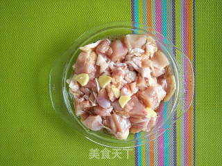 【东南亚】咖喱鸡肉饭的做法步骤：1