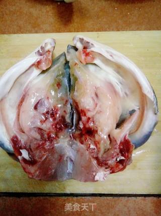 【四川】辣椒鱼头的做法步骤：1