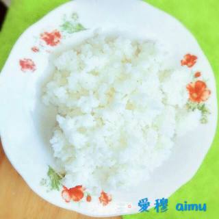 炒白米饭的做法步骤：1