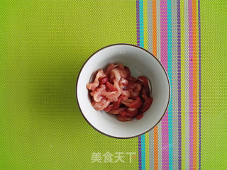 【东北】四季豆炒肉的做法步骤：1