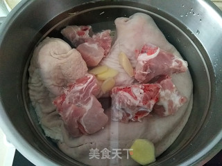 【东北】猪肚排骨汤的做法步骤：2