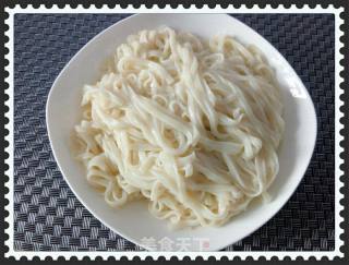 【辽宁】香菇肉丁打卤面的做法步骤：2