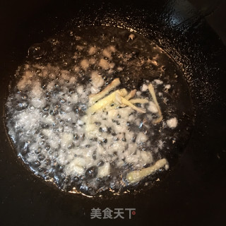 【广东】鱿鱼干炒圆椒的做法步骤：3