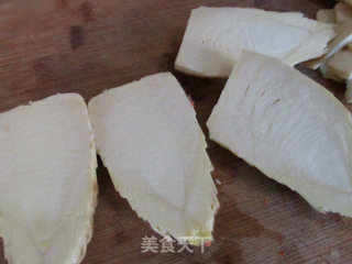 【河南】冬笋炒熏干的做法步骤：1