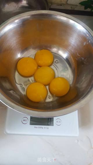 纸杯戚风的做法步骤：2