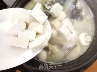 【苏州】蘑菇豆腐鱼头汤的做法步骤：11