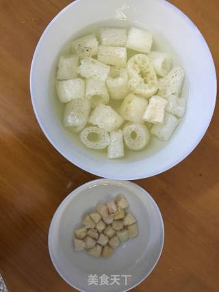 干贝竹笙煮娃娃菜的做法步骤：2