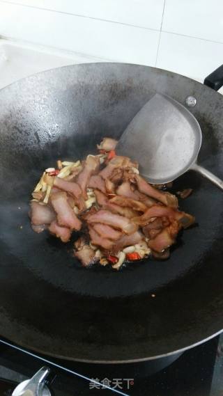 【武汉】腊肉干锅有机花菜的做法步骤：3