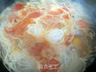 【天津】西红柿鸡蛋面汤的做法步骤：9