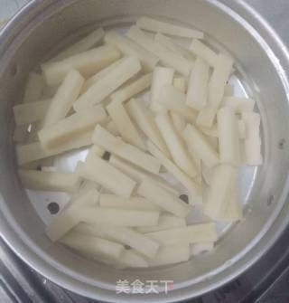 黑椒蛋黄焗薯条的做法步骤：4