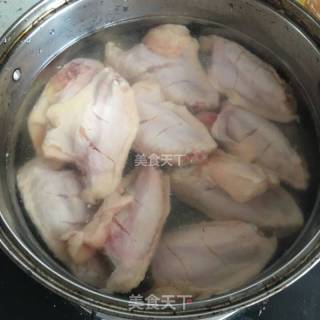 可乐鸡翅的做法步骤：2