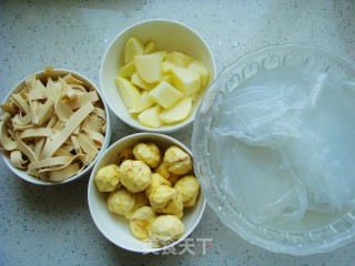 【河南】排骨炖菜的做法步骤：1