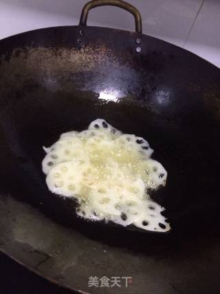 干锅鸡腿的做法步骤：1