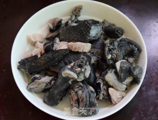 【广东】黑豆木耳乌鸡汤的做法步骤：4