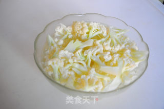 【北京】腊肠炒花菜的做法步骤：2