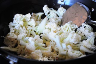 【北京】腊肠炒花菜的做法步骤：6