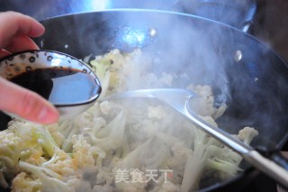 【北京】腊肠炒花菜的做法步骤：7