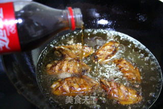 可乐鸡翅的做法步骤：4