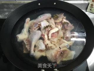 无油麻辣啤酒鸭的做法步骤：2