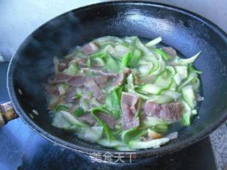 【东北】咸火腿丝瓜片的做法步骤：9