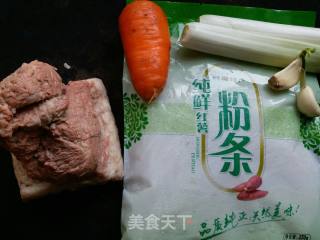 肉丁粉条的做法步骤：1