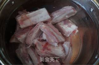【山东】板栗烧排骨的做法步骤：1