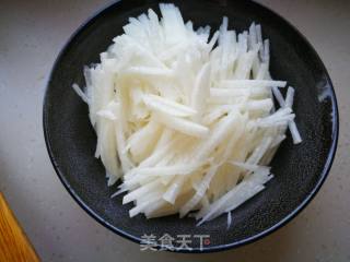 【烟台】海米萝卜丝的做法步骤：2