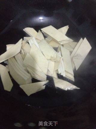 煎烧豆腐炖鹌鹑蛋的做法步骤：4