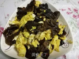 木耳炒鸡蛋的做法步骤：6