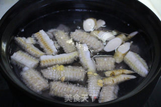 玉米清香竹荪排骨汤的做法步骤：4