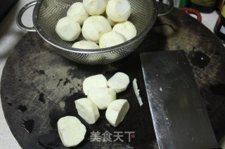 【广东】茨菇焖腊鸭腿的做法步骤：3
